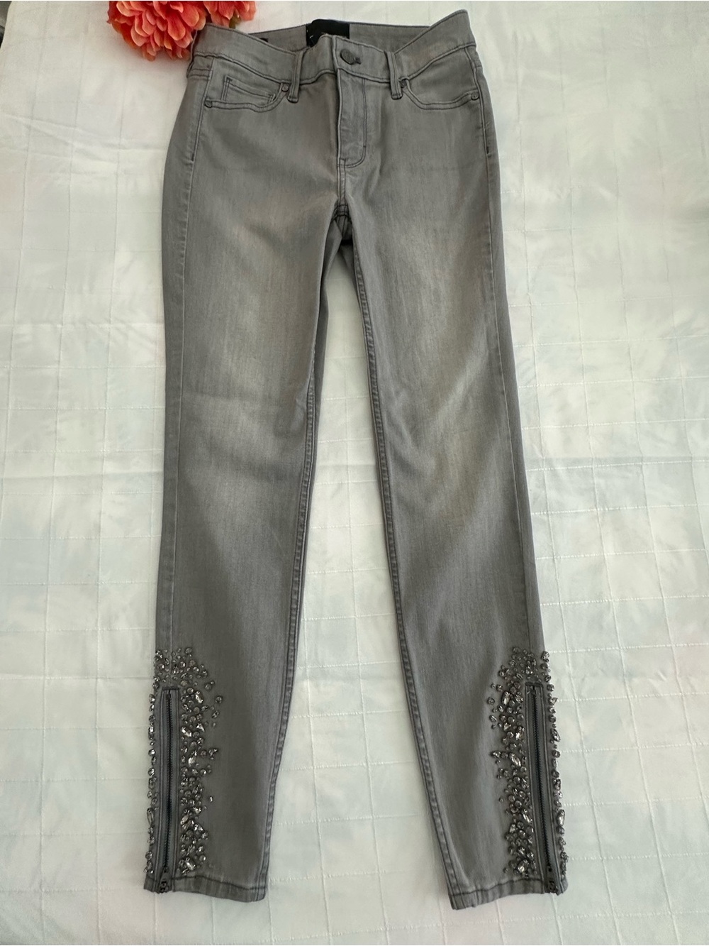 WHBM Brand New Mid-Rise Skinny Ankle Novelty Hem Jeans!! Stunning!!